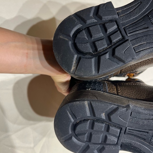 ARIAT SIZE 3 - Picture 14 of 16